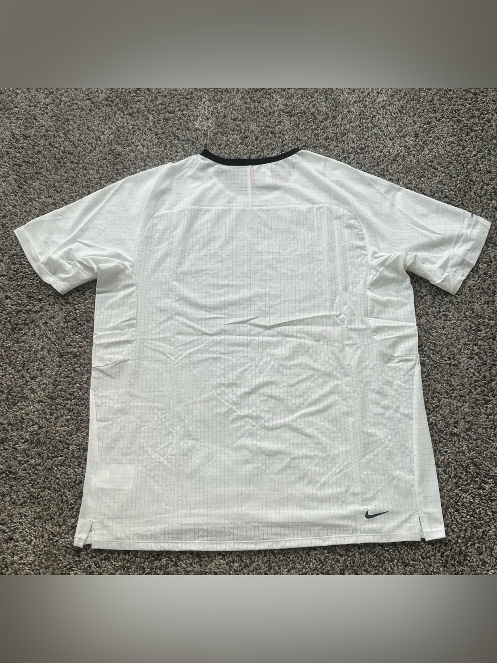 Nike Trail Solar Chase Dri-Fit Running Shirt White Mens Size Small DV9305-121 - Picture 2 of 7